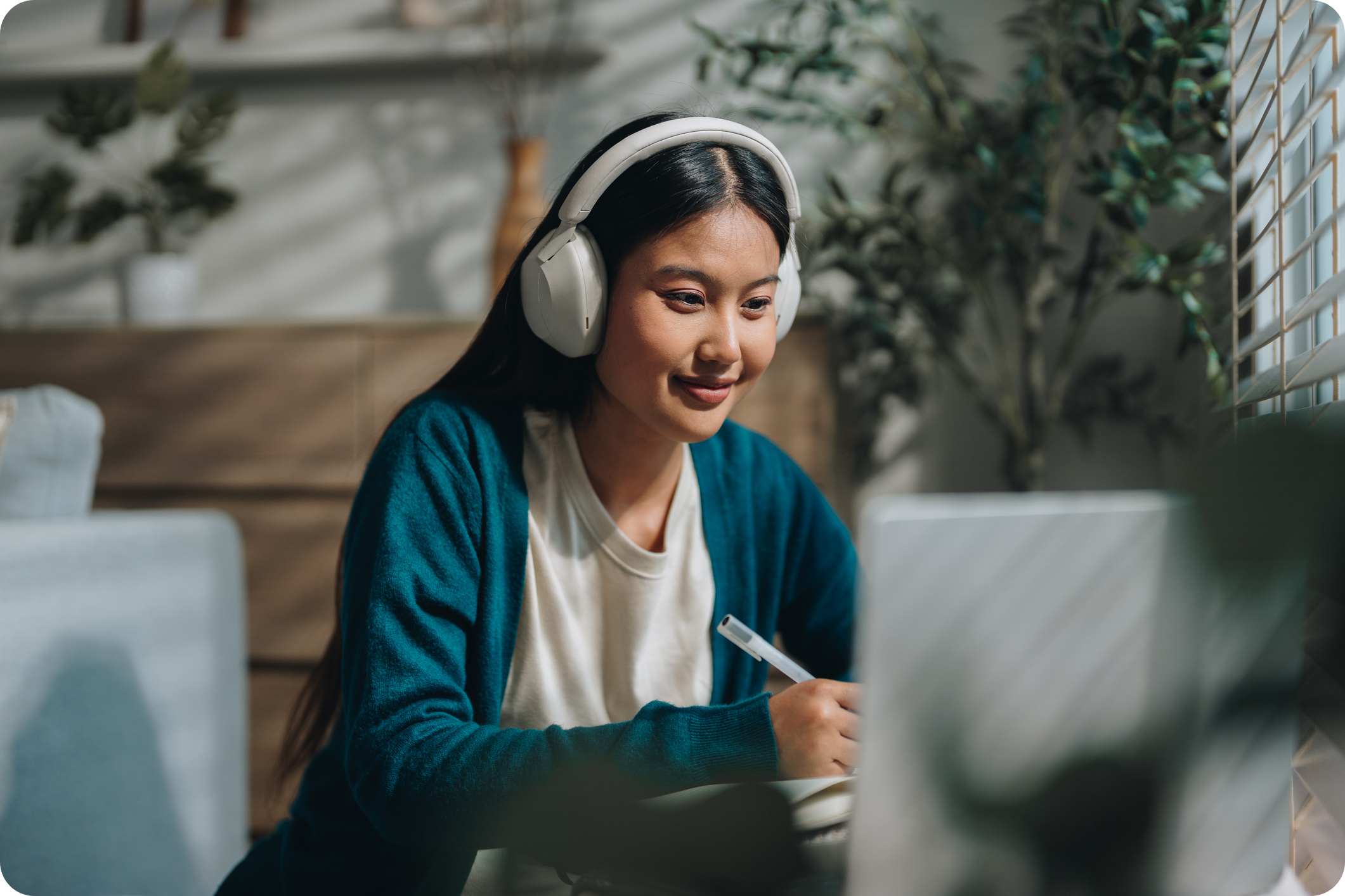 Woman enjoying online class