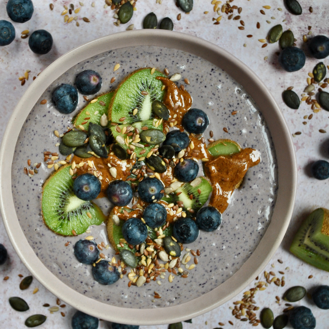 Banana and blueberry smoothie bowl